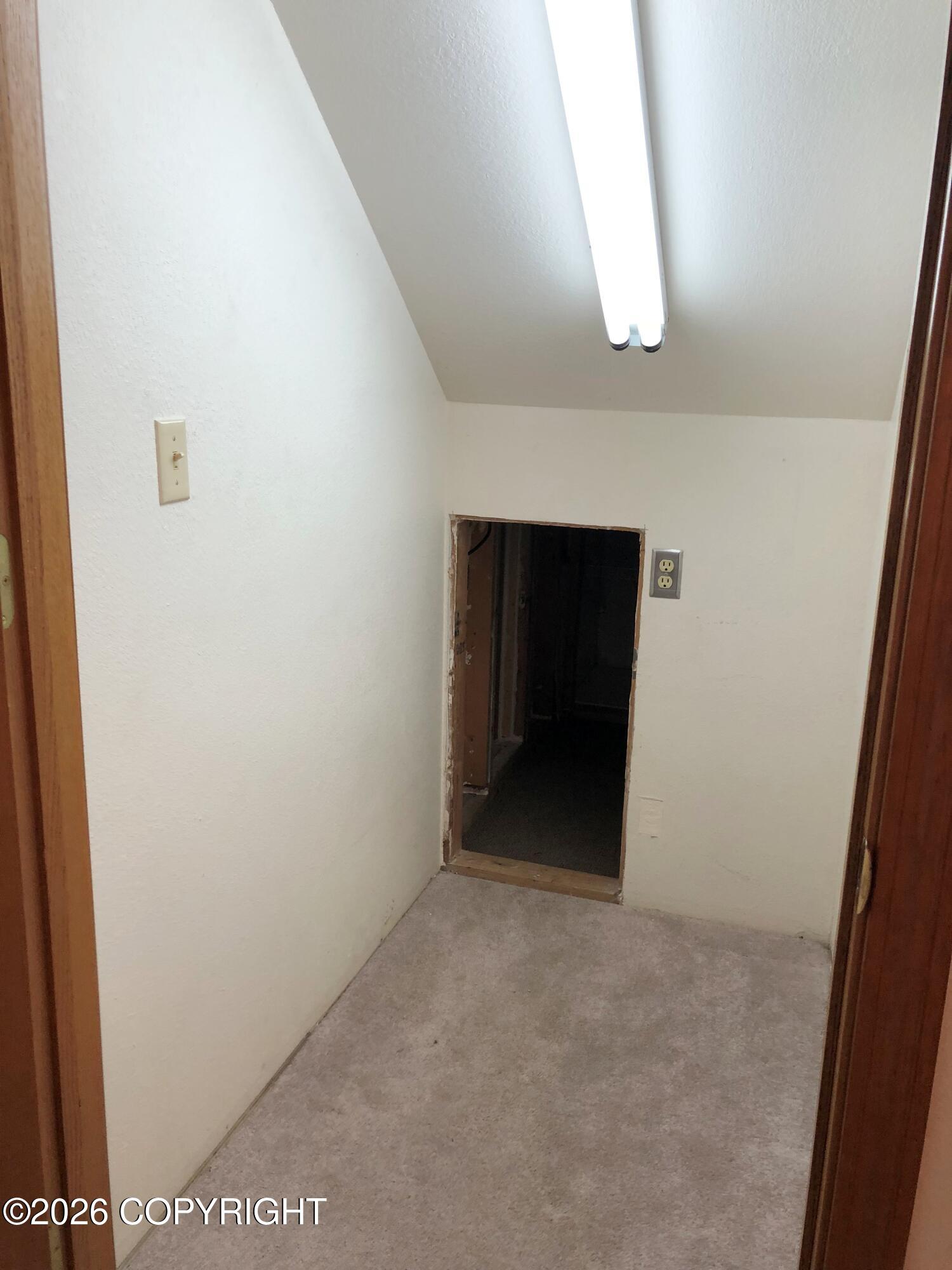 8411 Ryoaks Place Property Photo 25