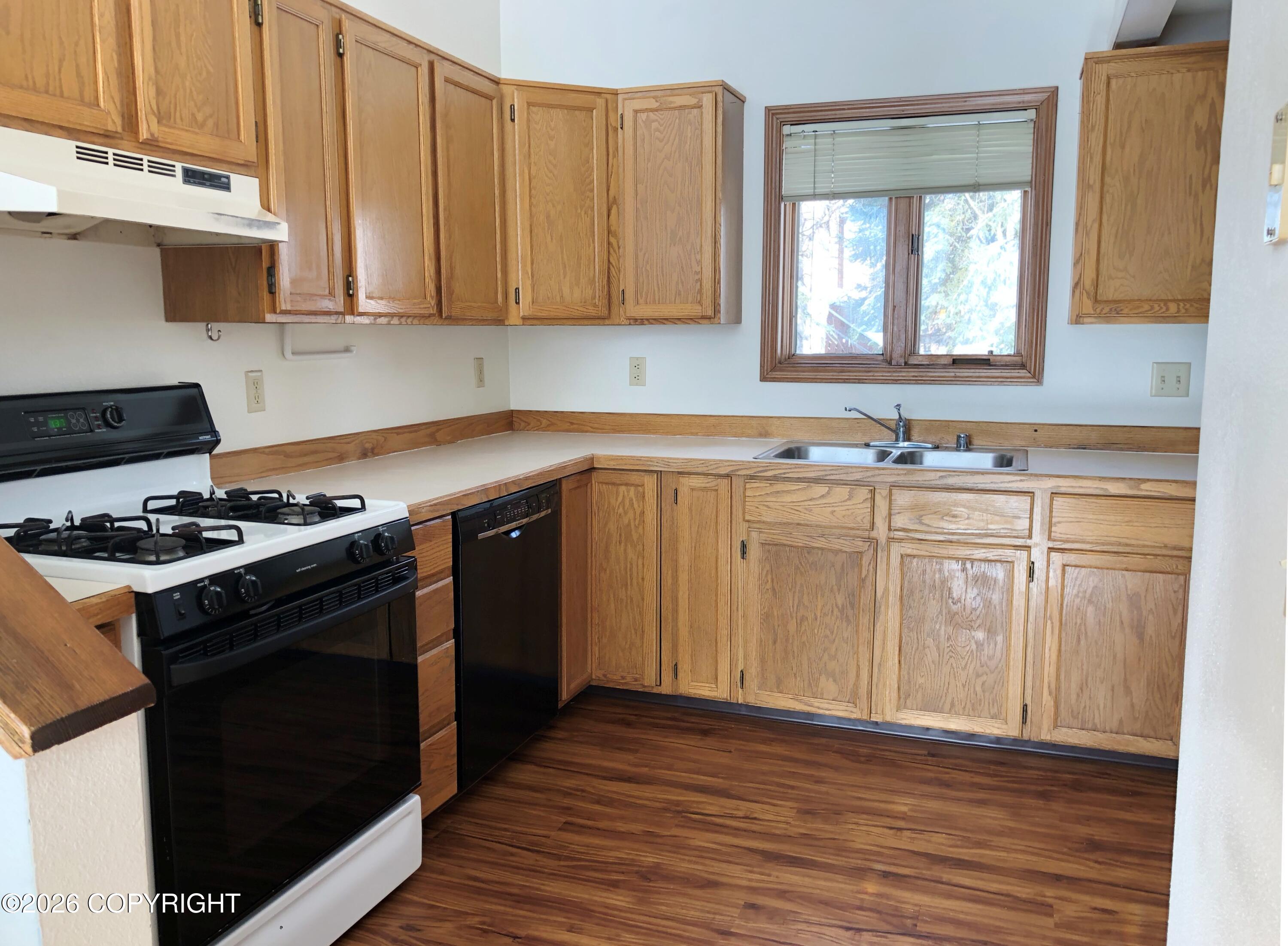 8411 Ryoaks Place Property Photo 37