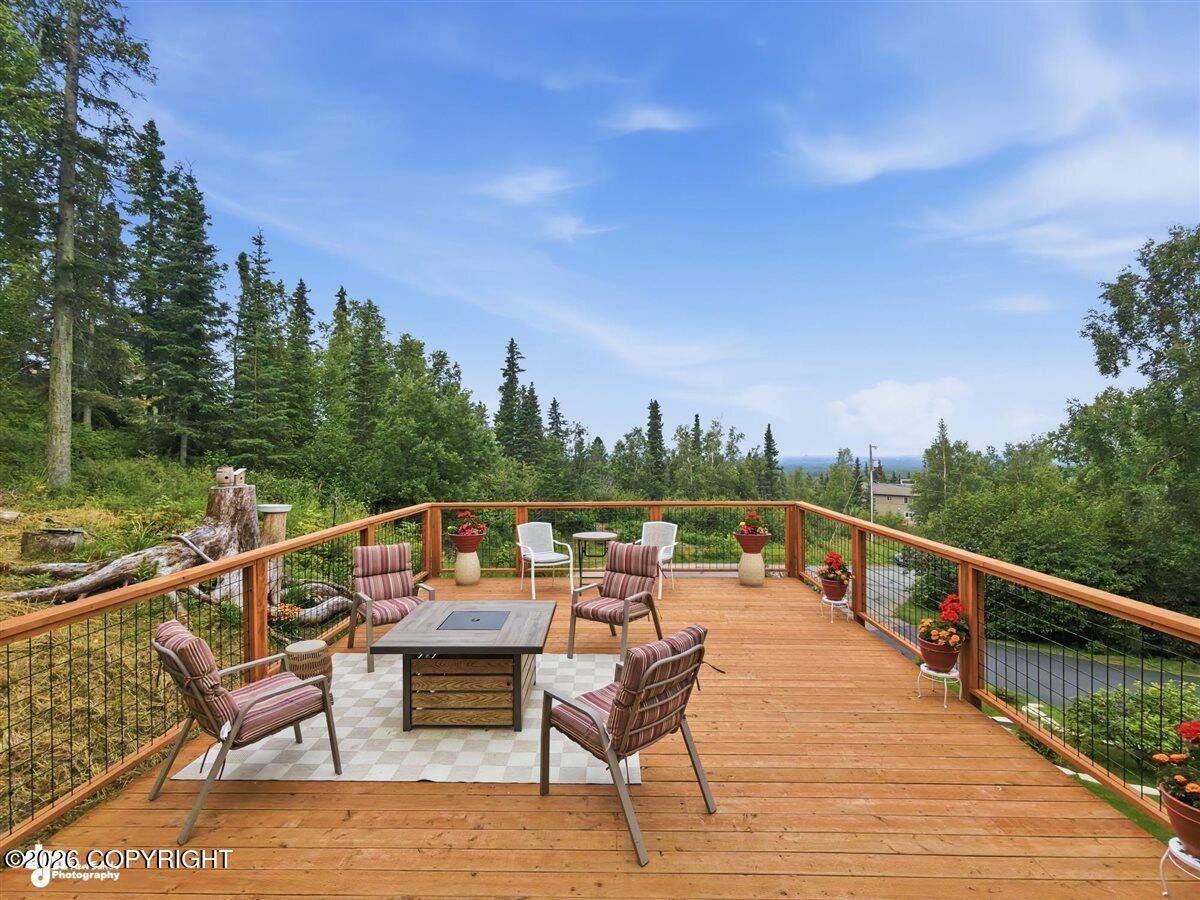 10101 Grover Circle Property Photo 2