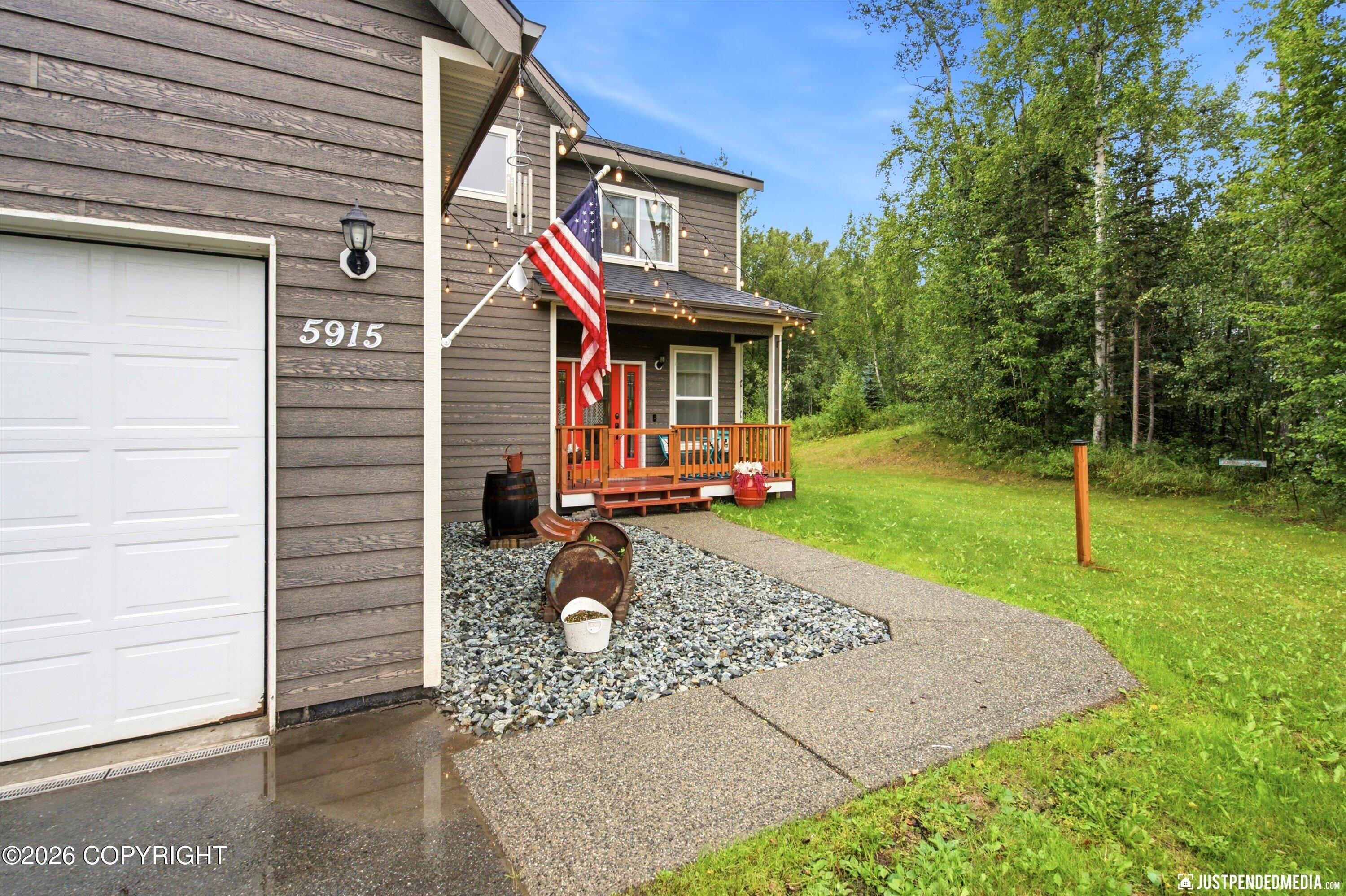 5915 E Summit Circle Property Photo 4