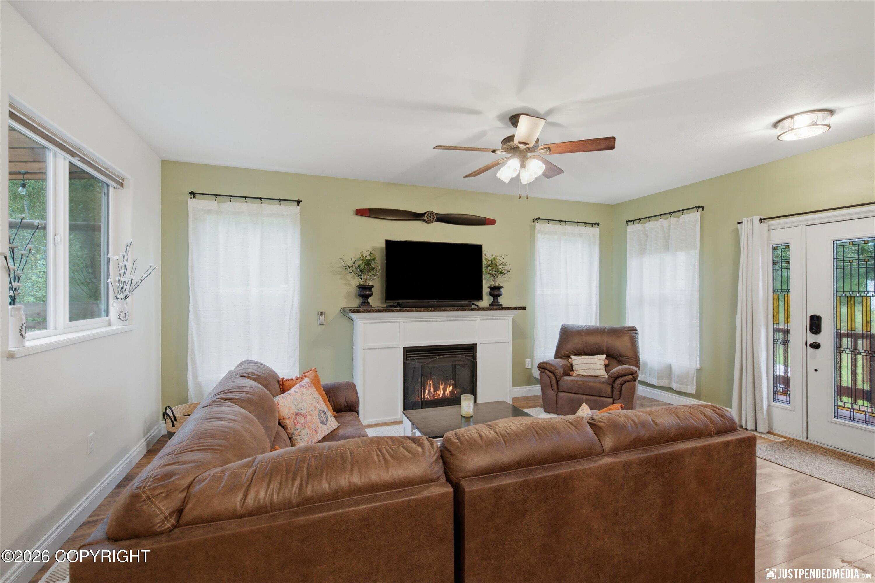 5915 E Summit Circle Property Photo 9
