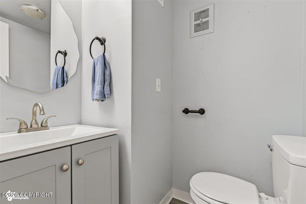 1065 E 17th Avenue Property Photo 8