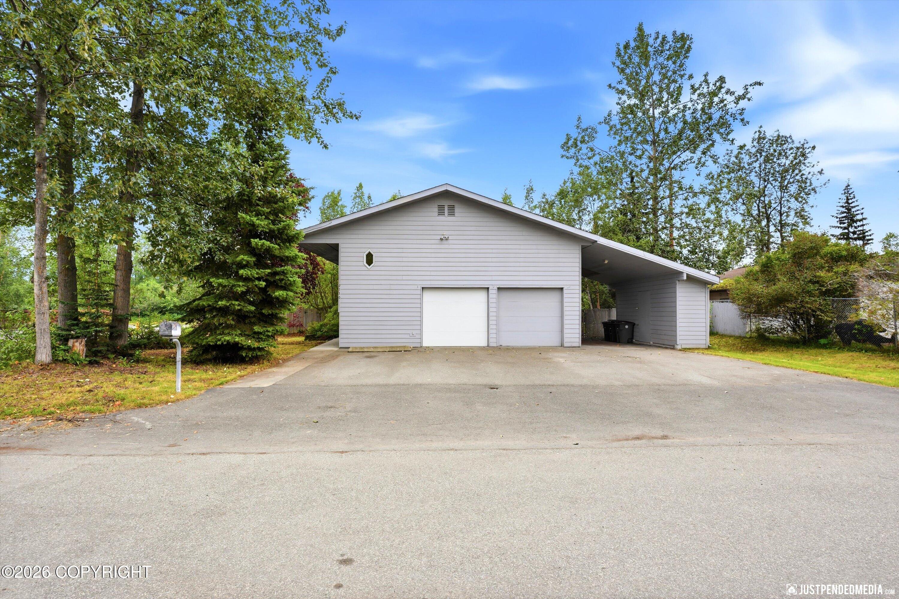 2730 Glacier Street Property Photo 1