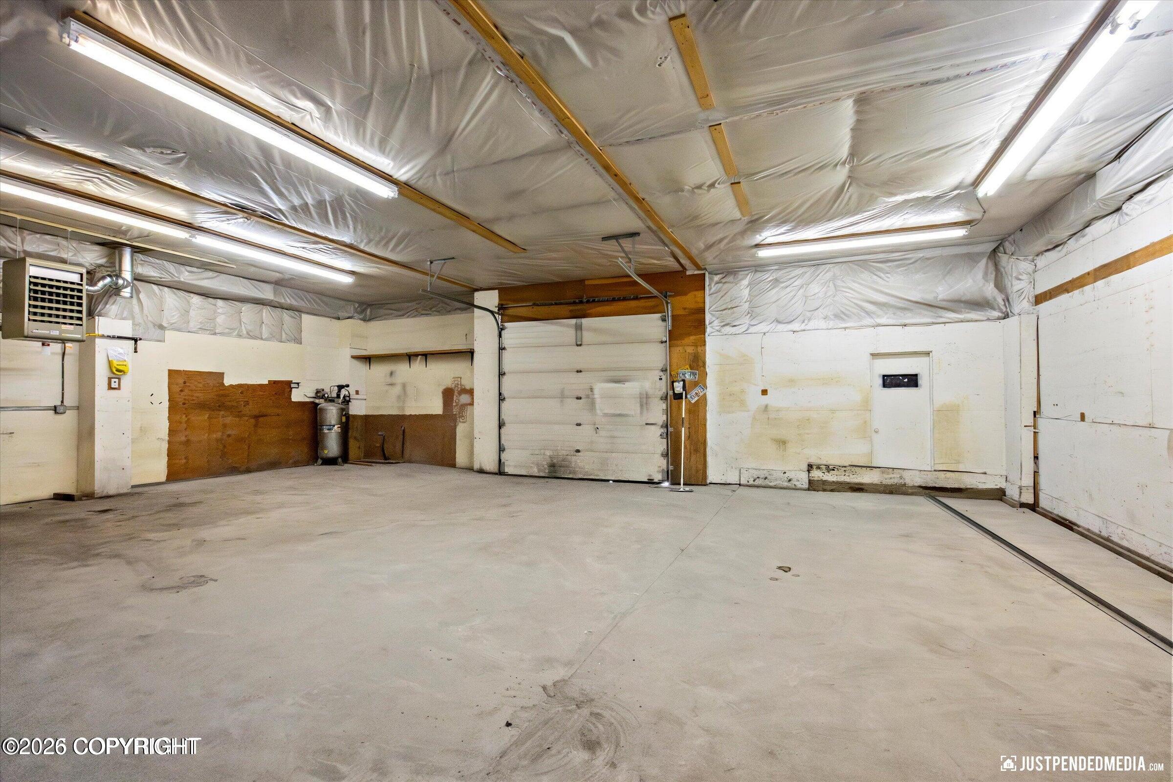 1642 E Dowling Road Property Photo 14