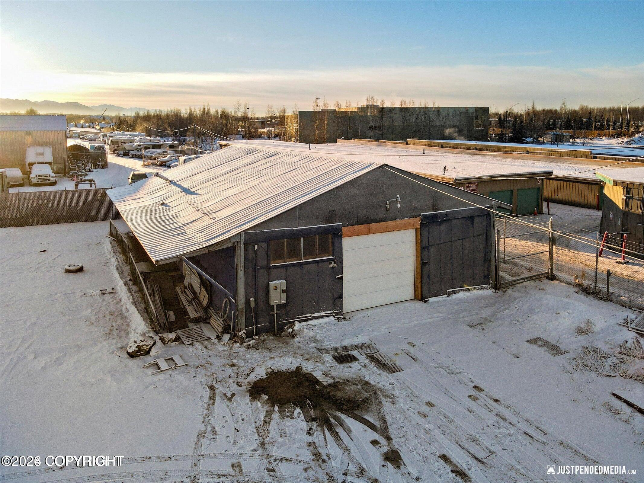 1642 E Dowling Road Property Photo 17