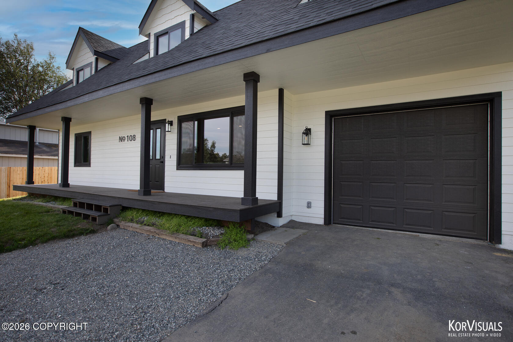 108 S Montgomery Way Property Photo 4