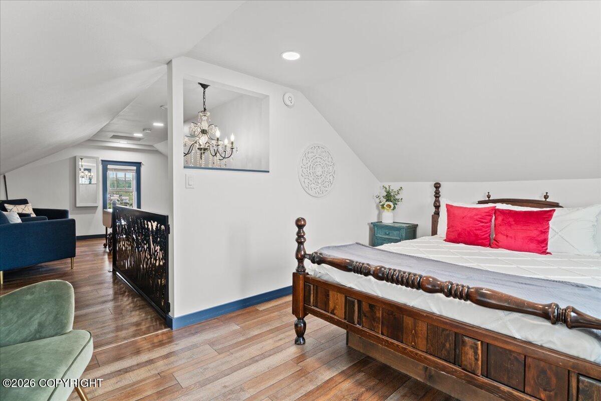 333 W Evergreen Avenue Property Photo 9