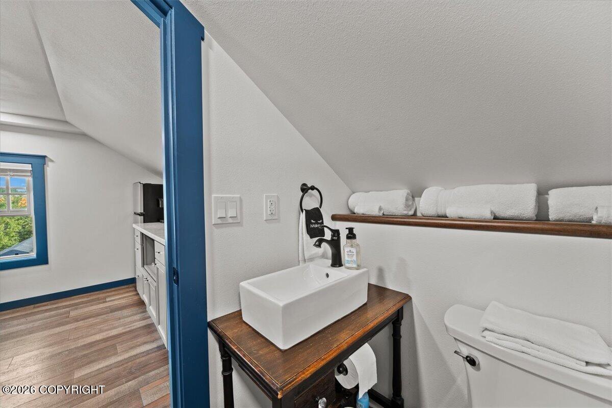 333 W Evergreen Avenue Property Photo 13