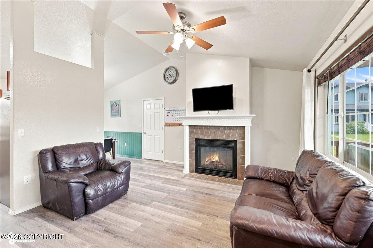 393 S Vickie Circle Property Photo 4