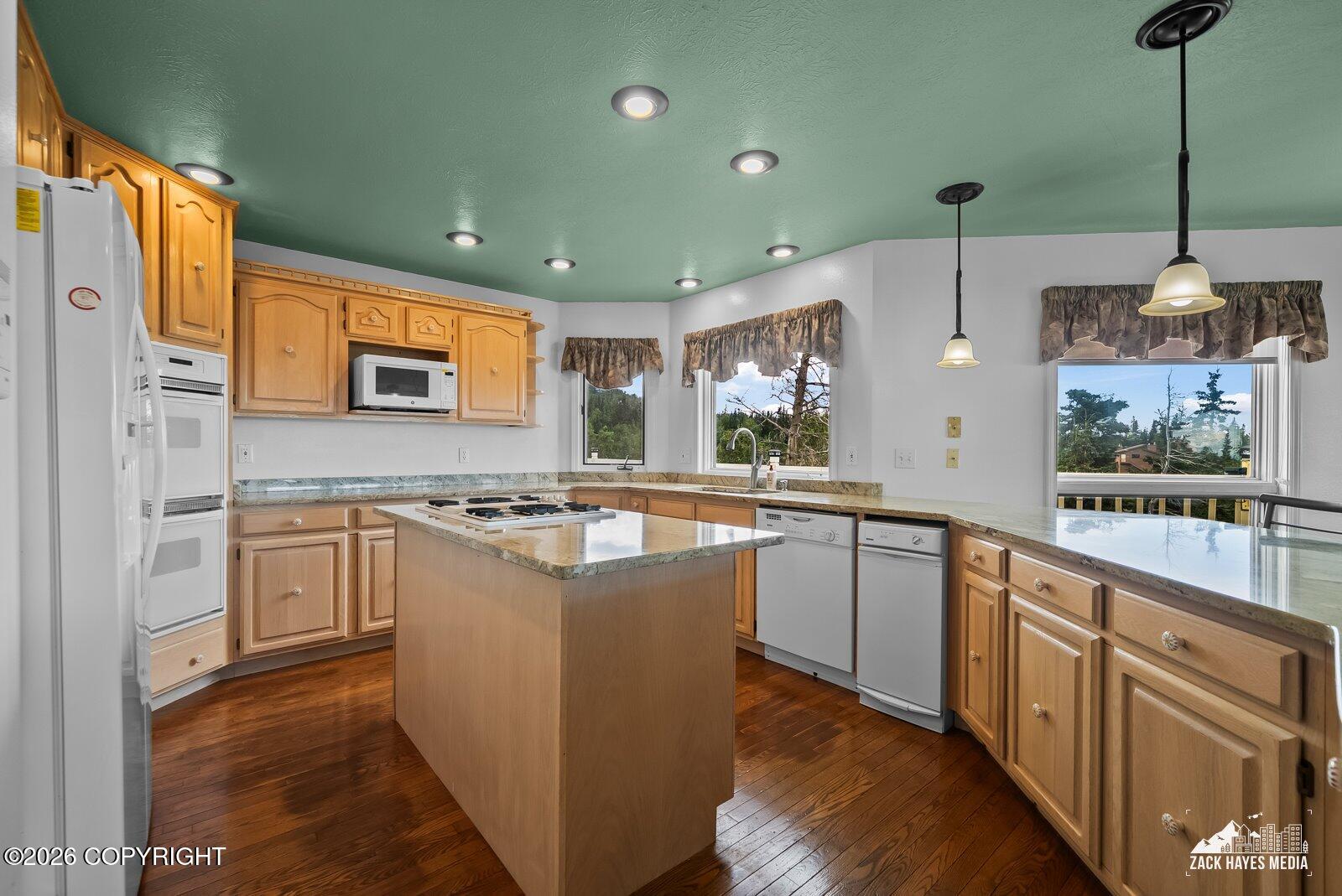 11800 Trail's End Road Property Photo 34