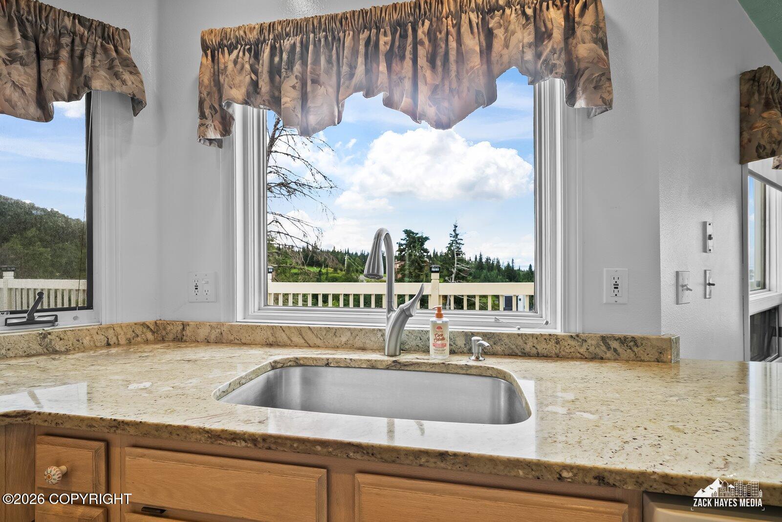 11800 Trail's End Road Property Photo 37