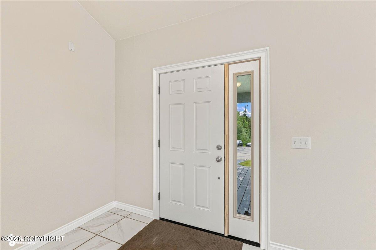 10948 Sun Eagle Circle Property Photo 6