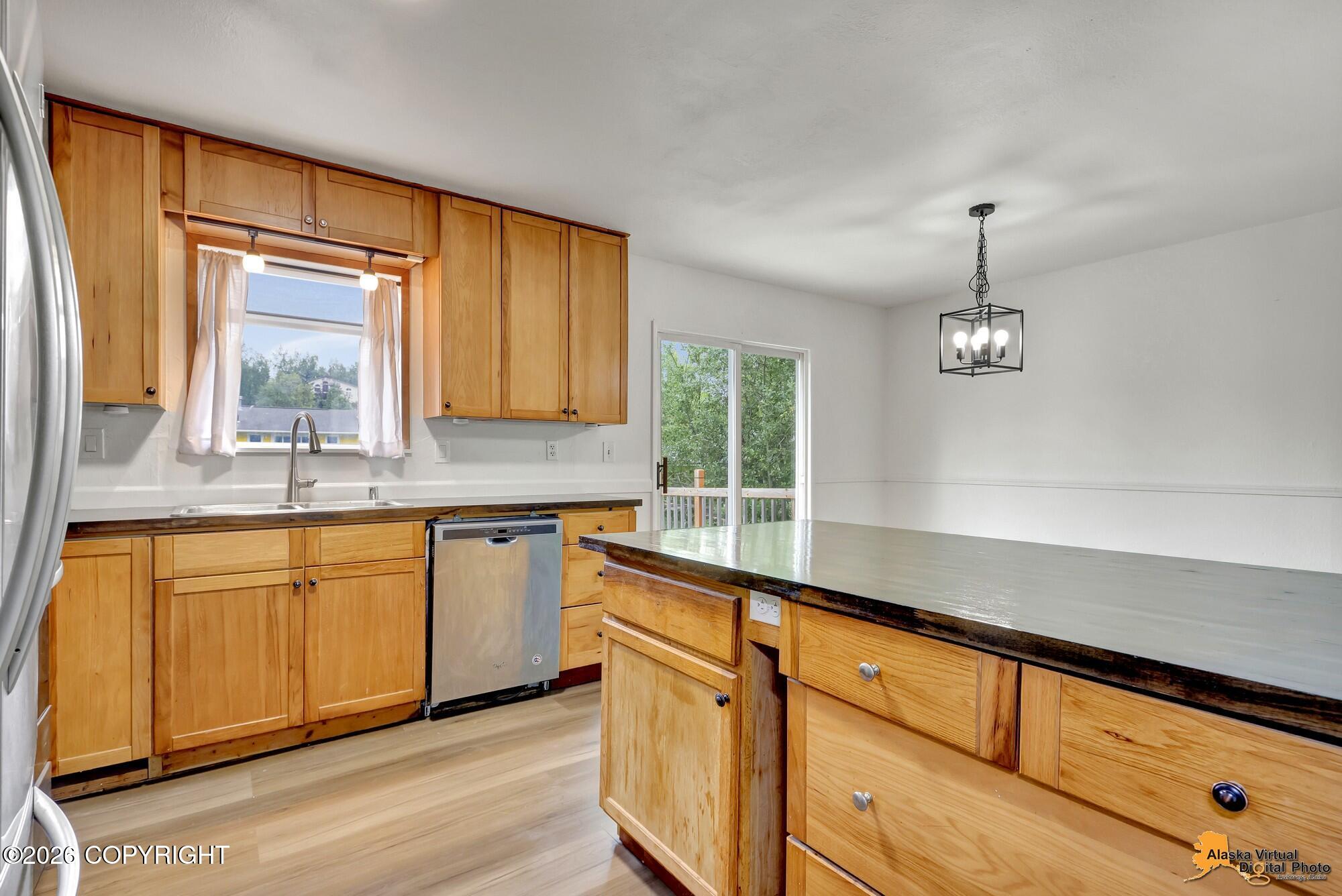 7020 Altoona Drive Property Photo 14