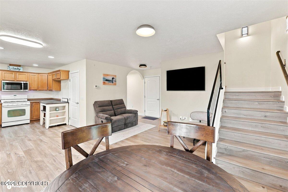40289 Iliamna Loop Property Photo 4