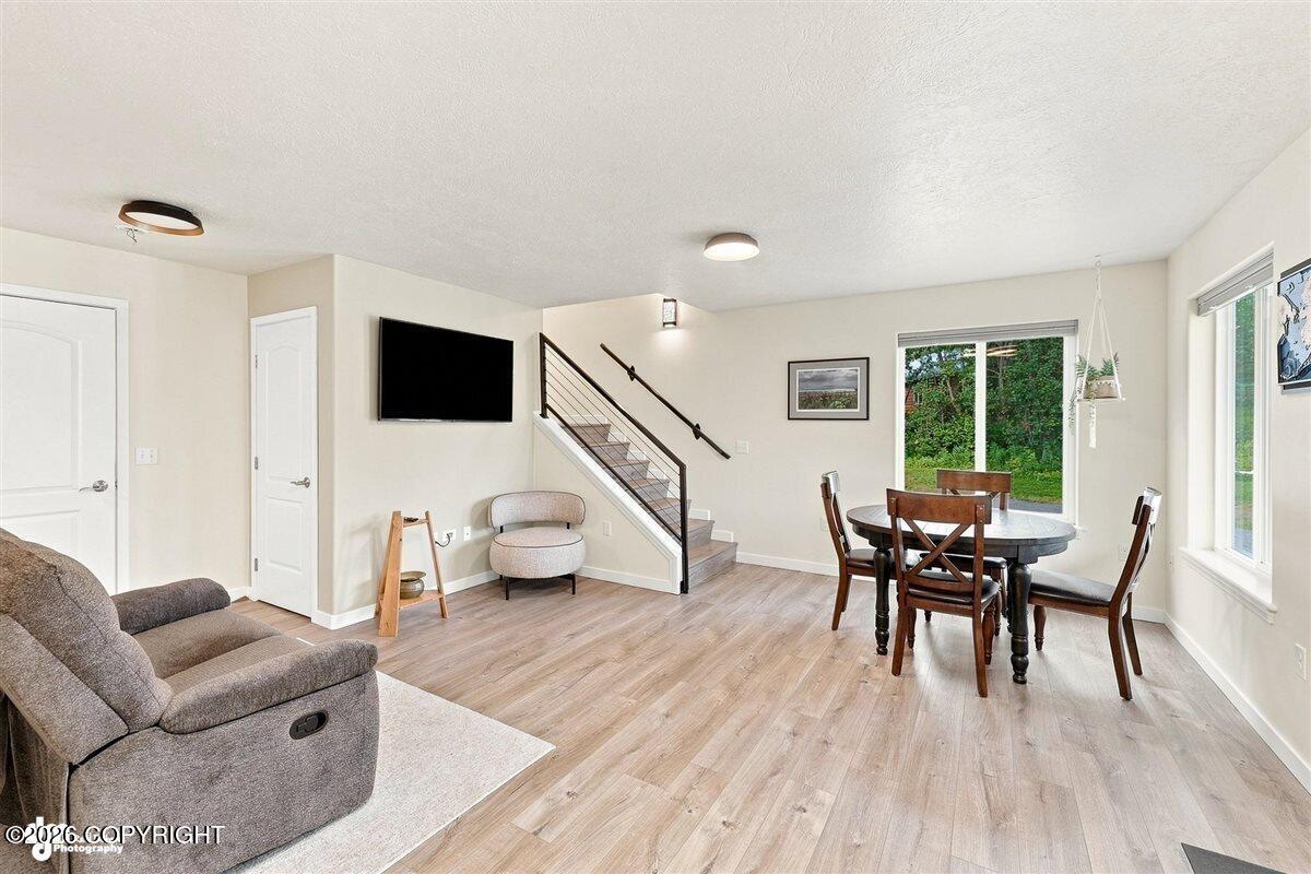 40289 Iliamna Loop Property Photo 5