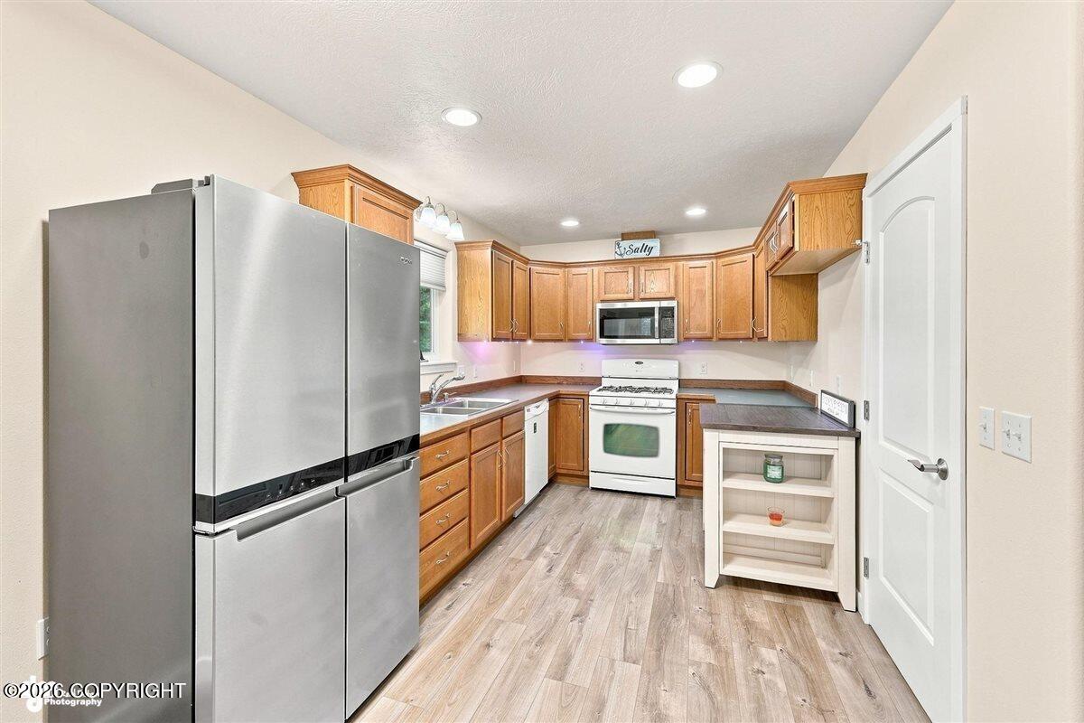 40289 Iliamna Loop Property Photo 10