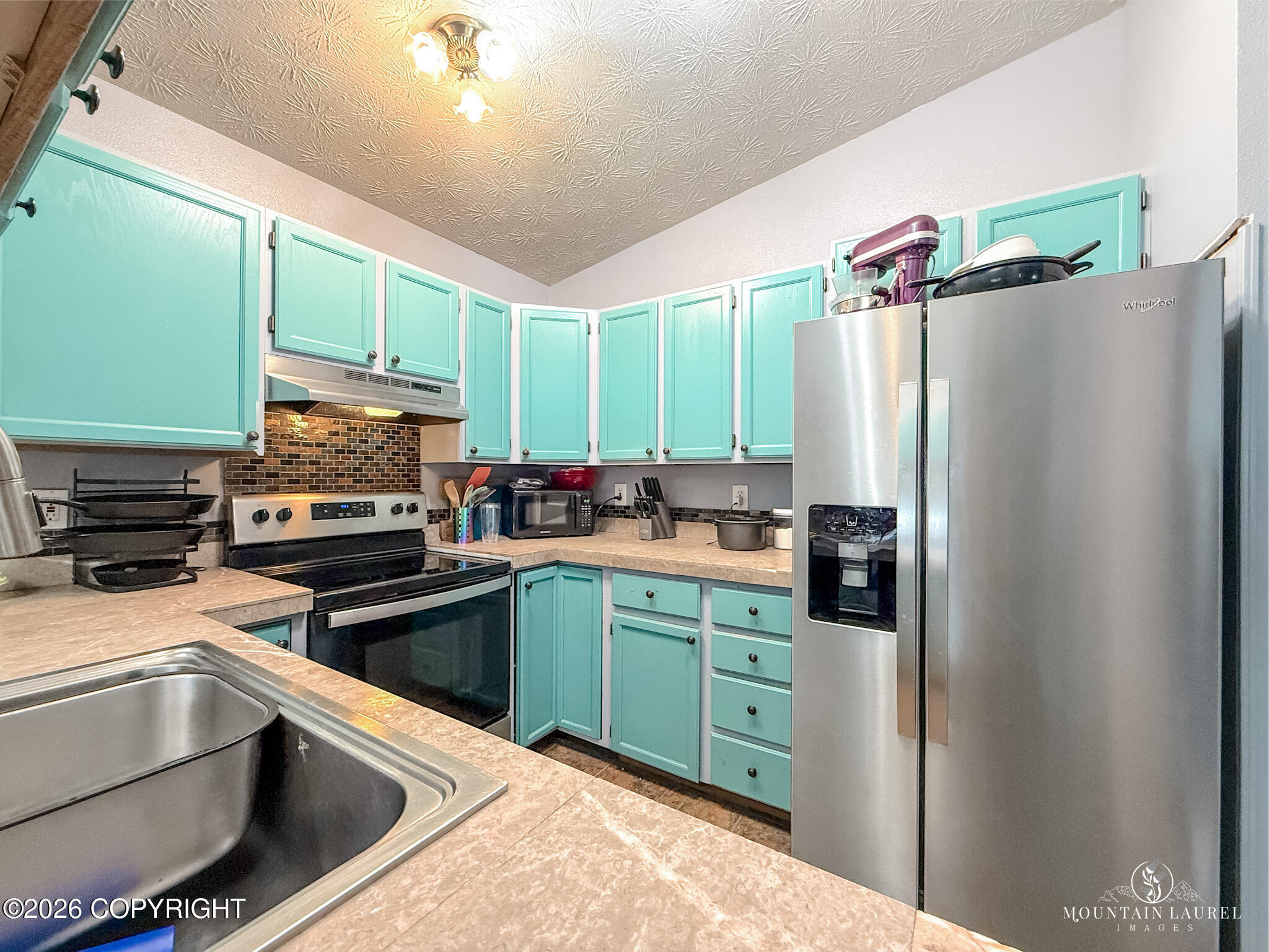 8020 Pinebrook Circle Property Photo 11