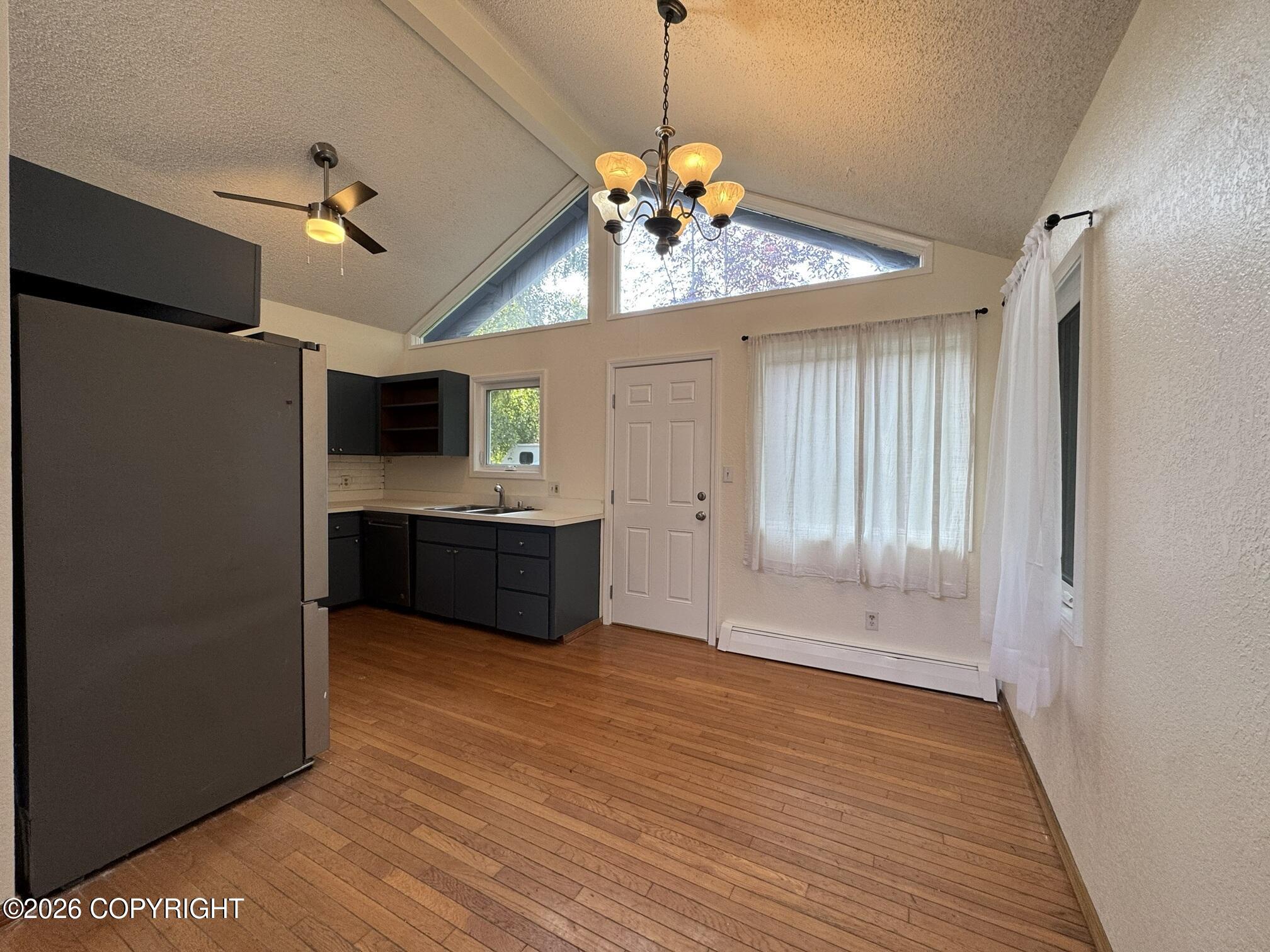 1233 Crescent Drive Property Photo 5