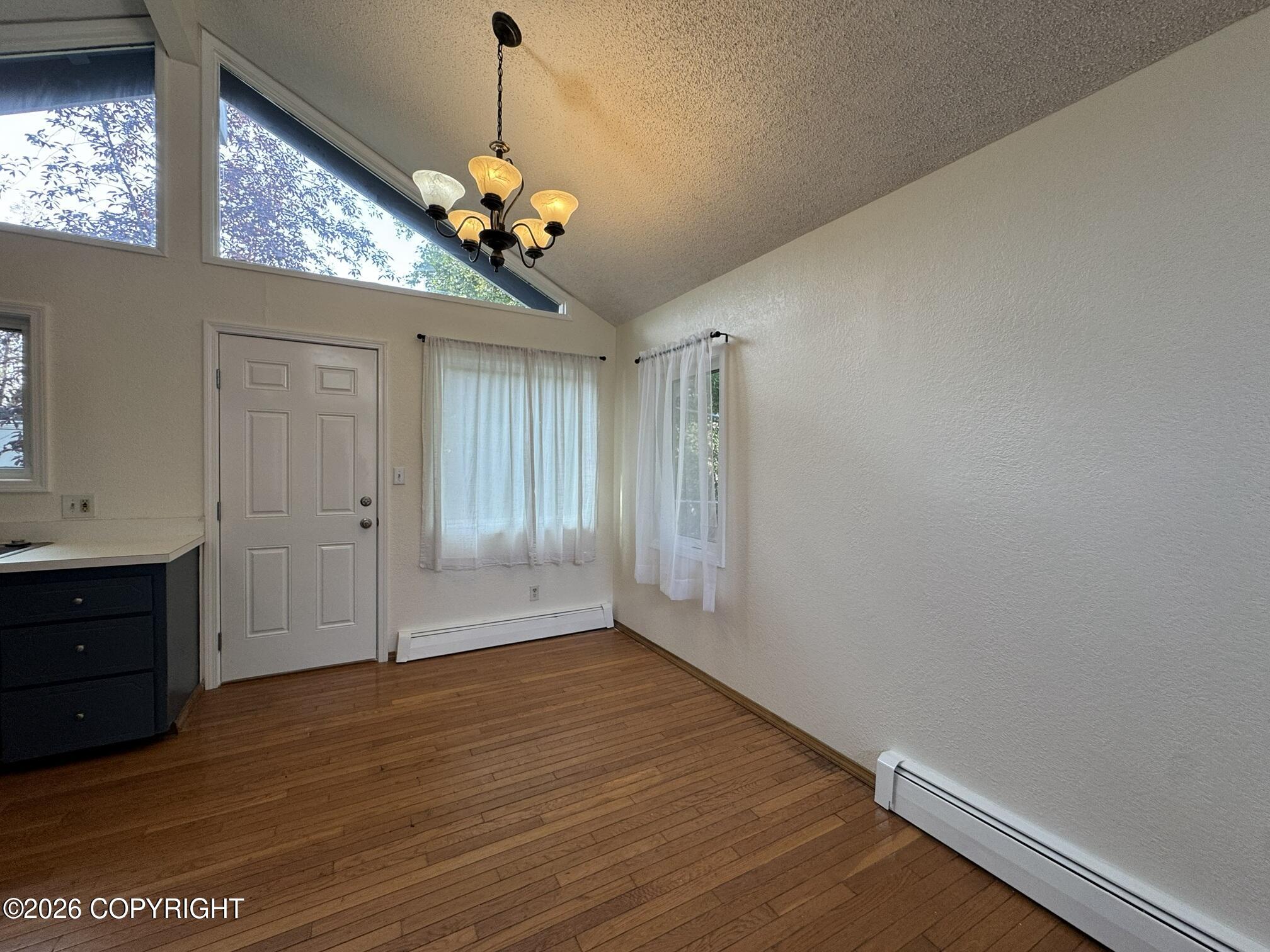 1233 Crescent Drive Property Photo 6