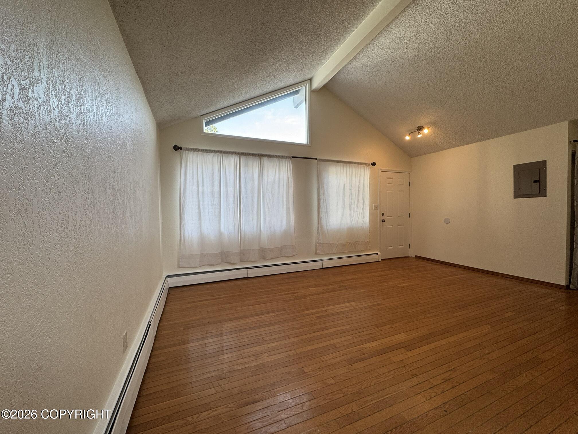 1233 Crescent Drive Property Photo 7