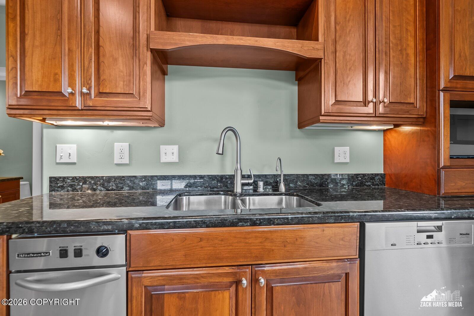5805 Prominence Pointe Drive Property Photo 22