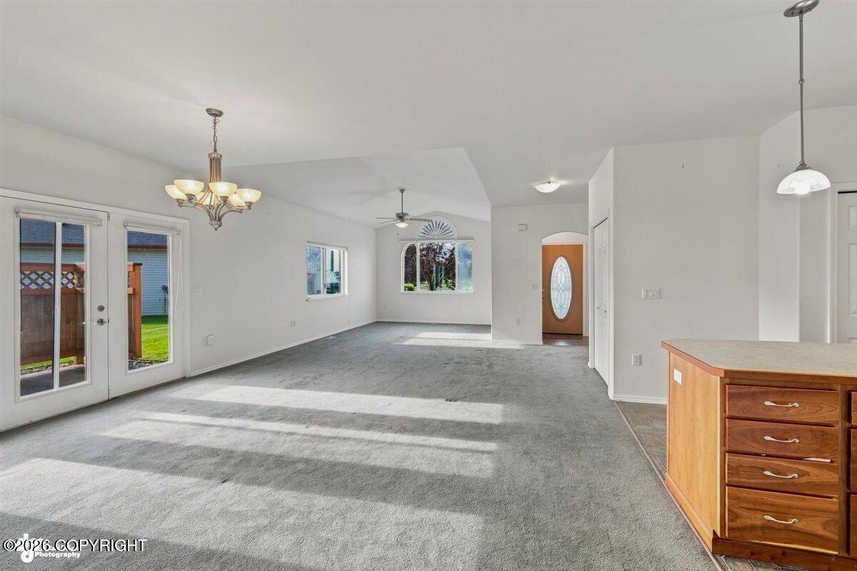 1745 S Heirloom Circle #b Property Photo 6