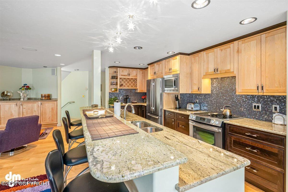 1743 W 15th Avenue Property Photo 7