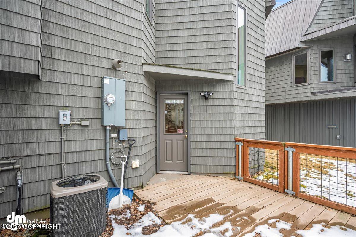 1743 W 15th Avenue Property Photo 45