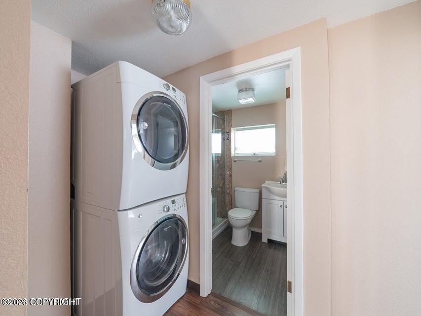 221 Creekside Street Property Photo 10