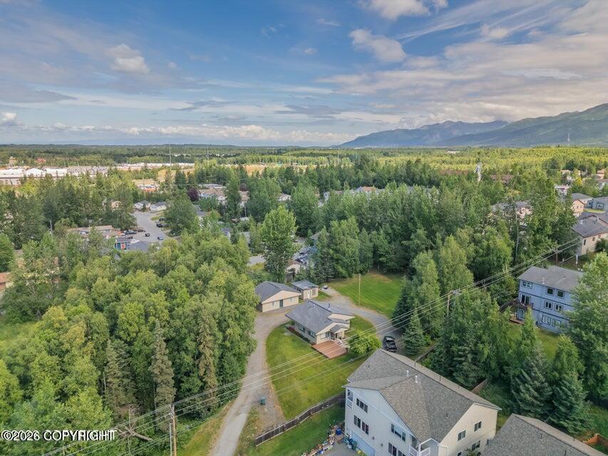 221 Creekside Street Property Photo 16