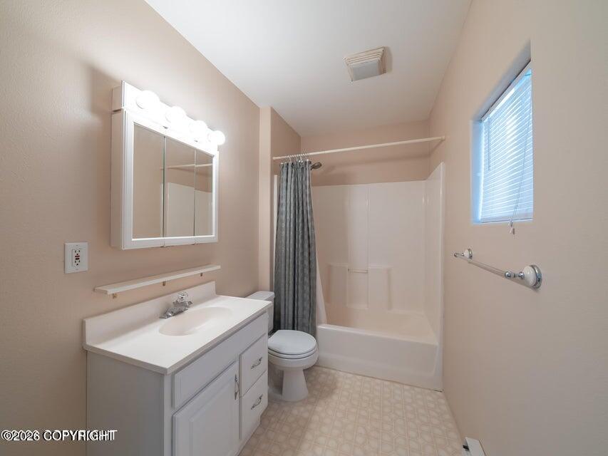 221 Creekside Street Property Photo 27