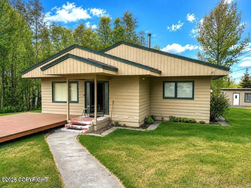 221 Creekside Street Property Photo 28