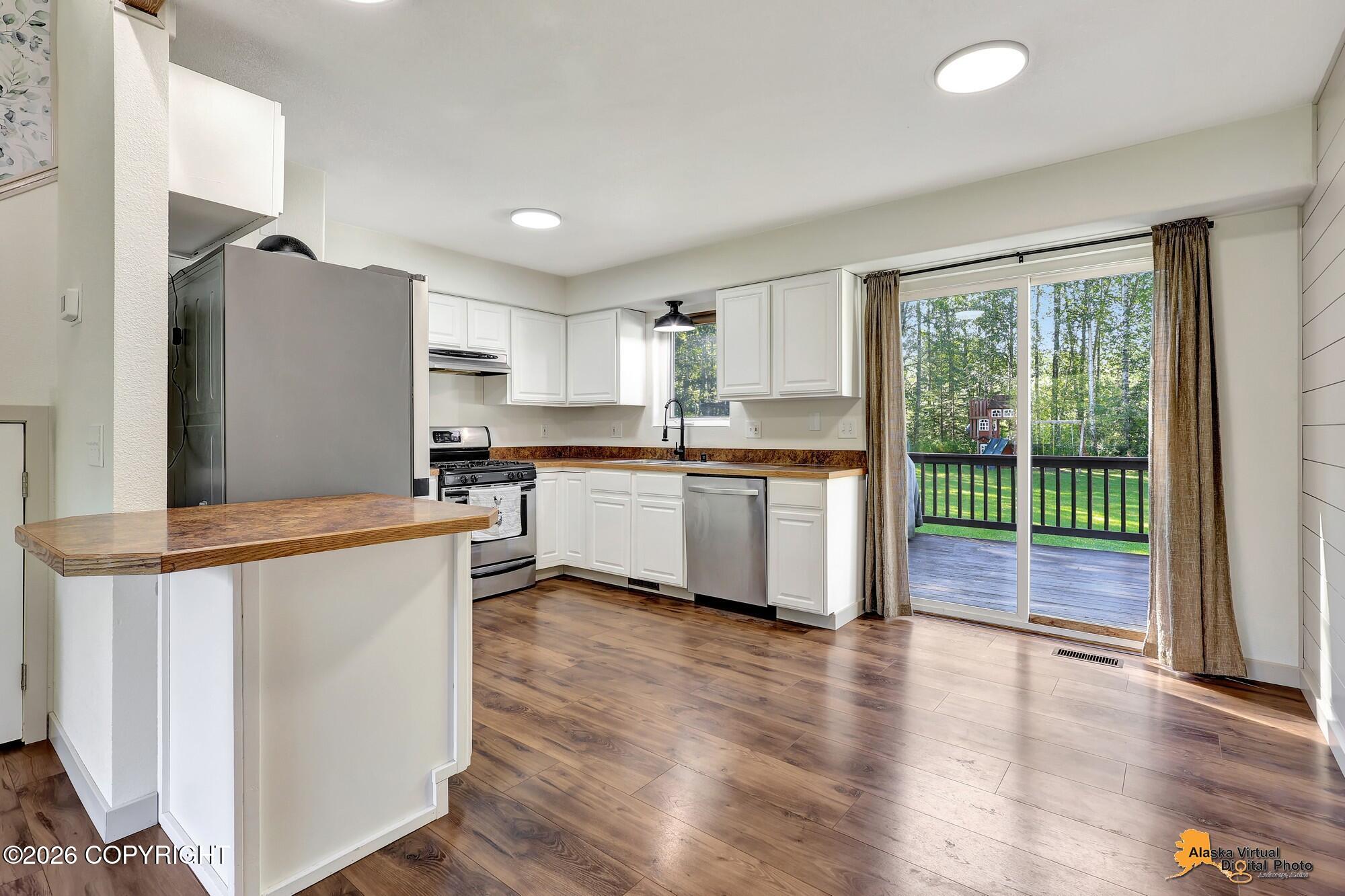 5020 S Drina Court Property Photo 4