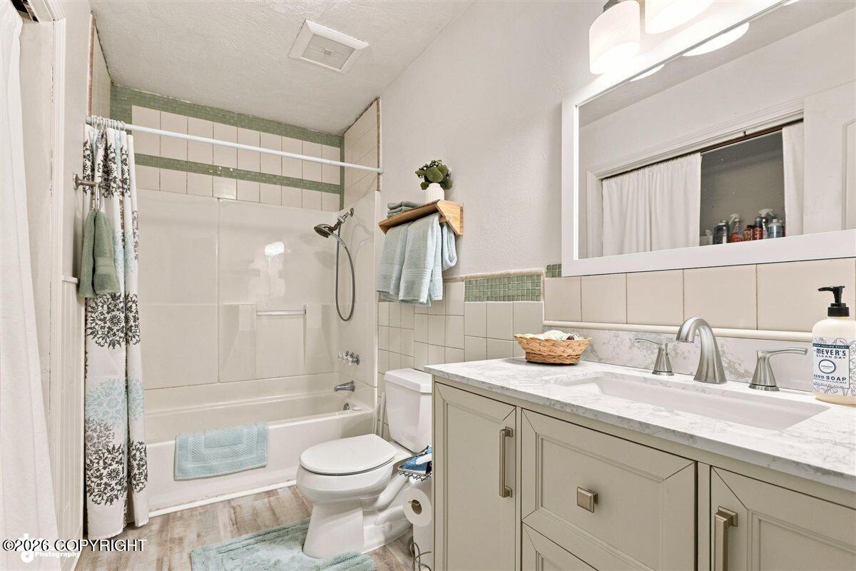 18339 Baranoff Avenue Property Photo 31