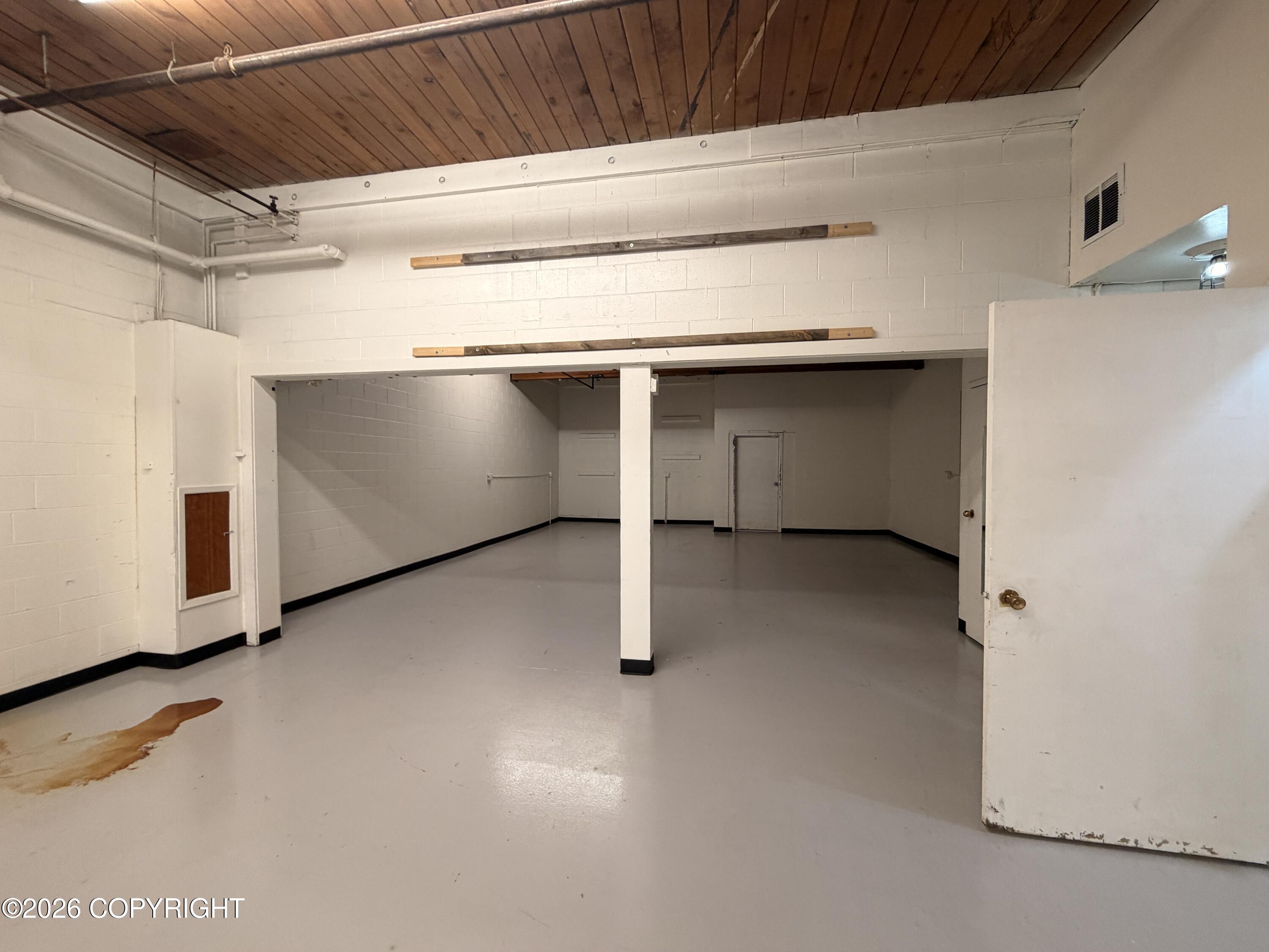 324 W 4th Avenue Property Photo 8