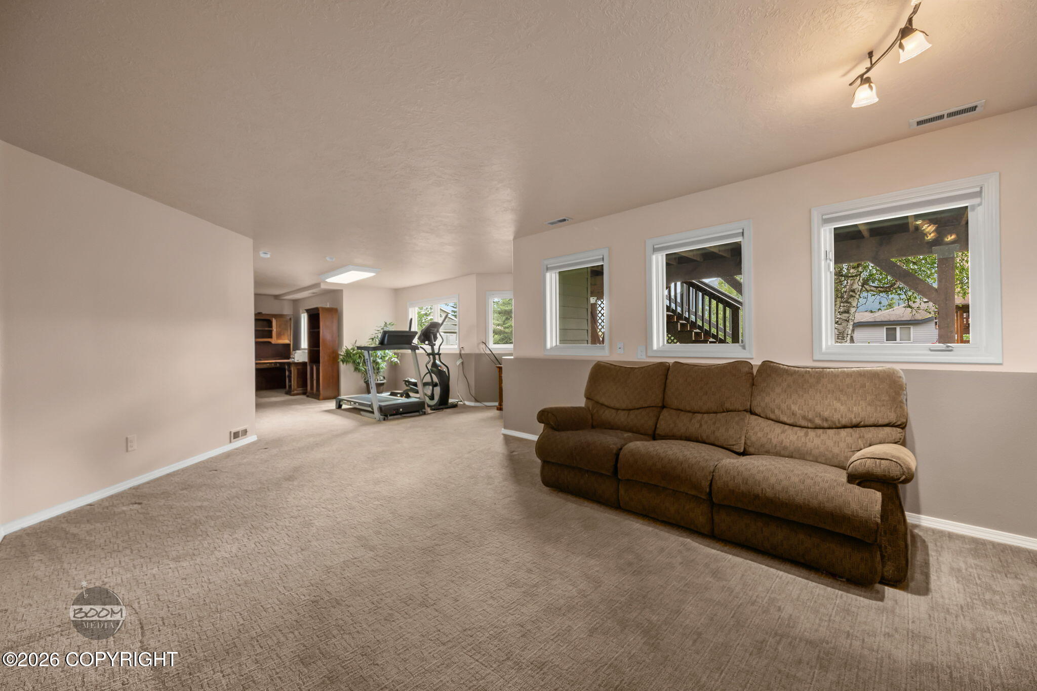 20040 New England Drive Property Photo 65