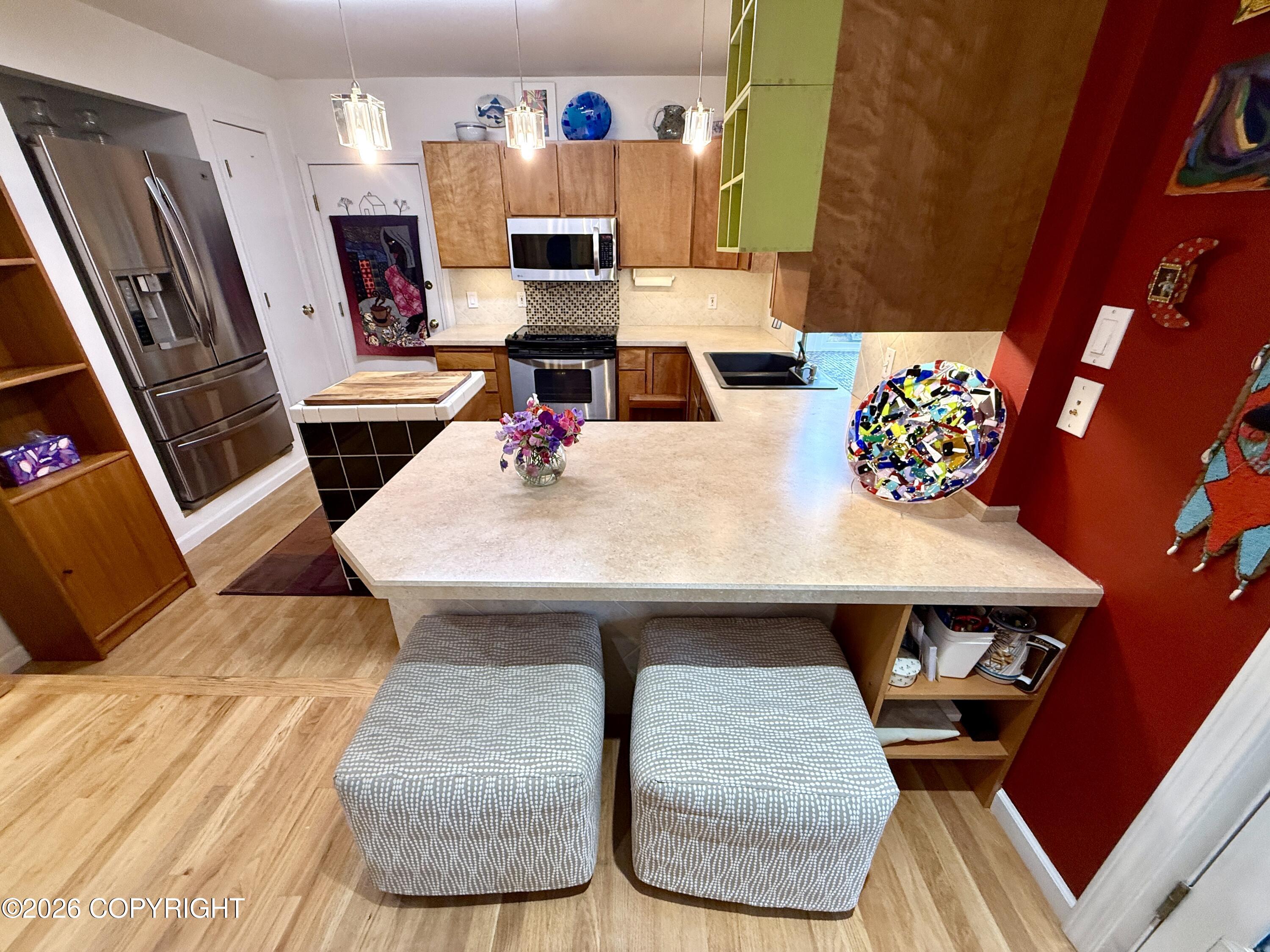 543 W 12th Avenue Property Photo 16