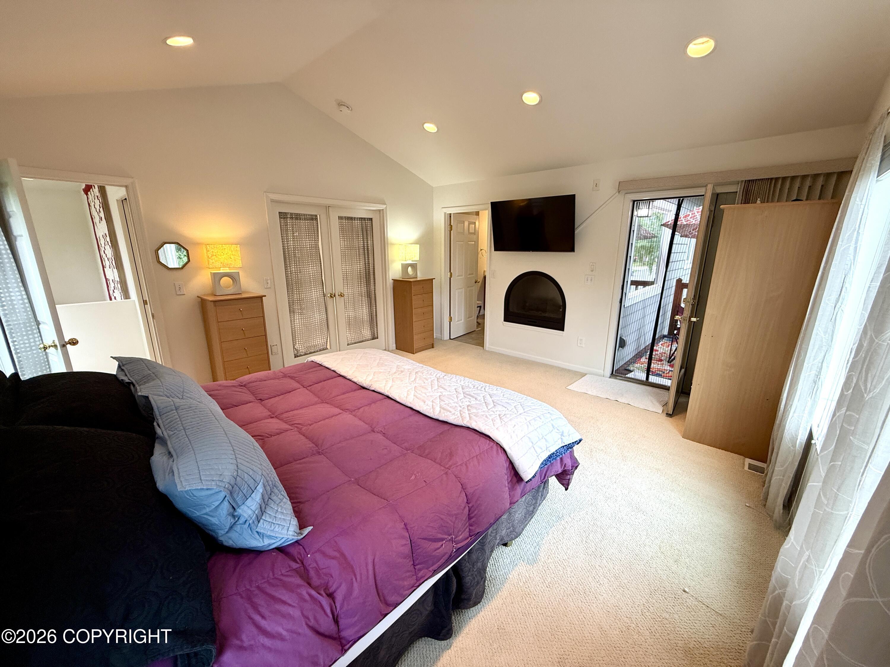 543 W 12th Avenue Property Photo 25