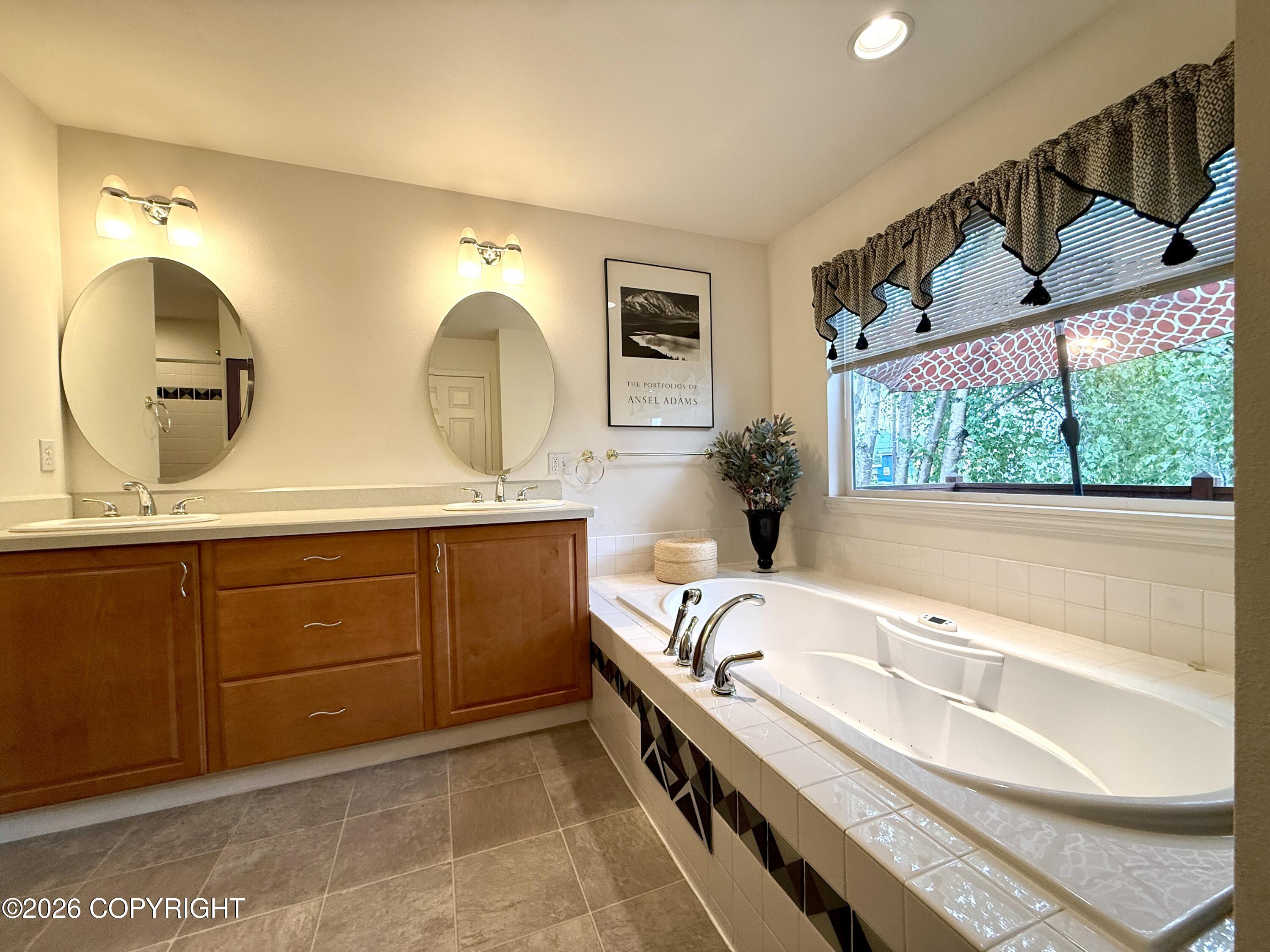 543 W 12th Avenue Property Photo 28
