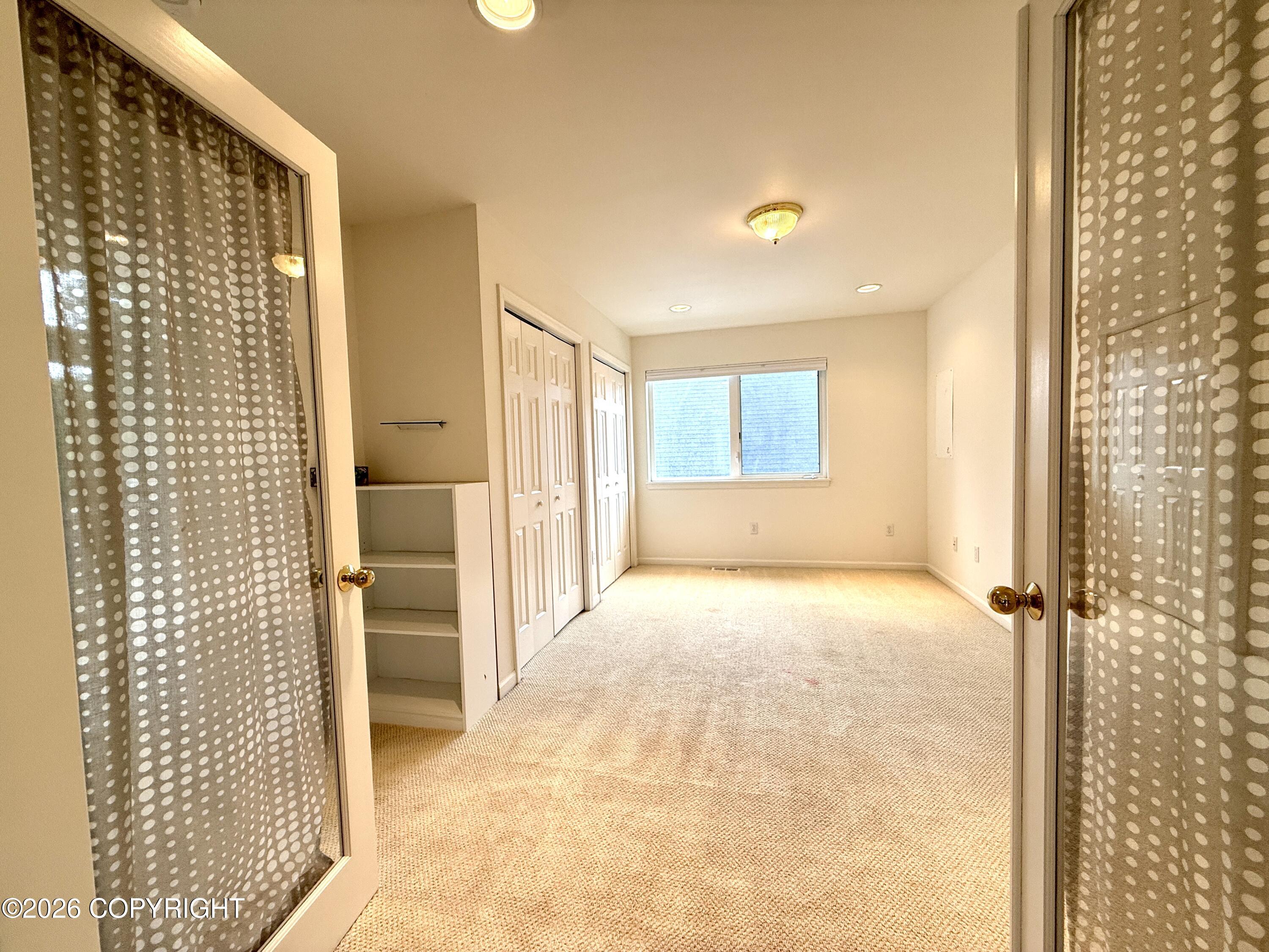 543 W 12th Avenue Property Photo 35