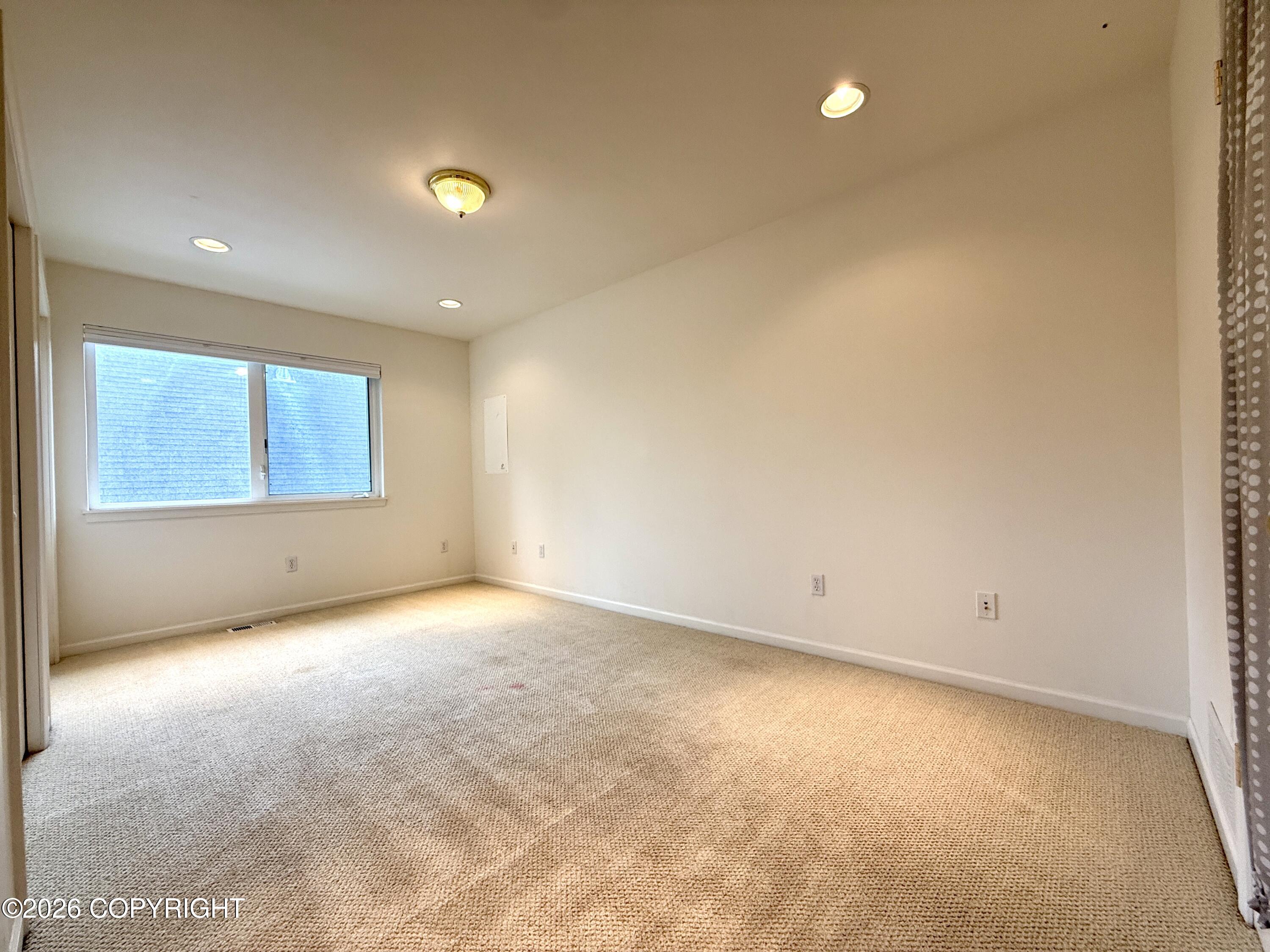 543 W 12th Avenue Property Photo 37