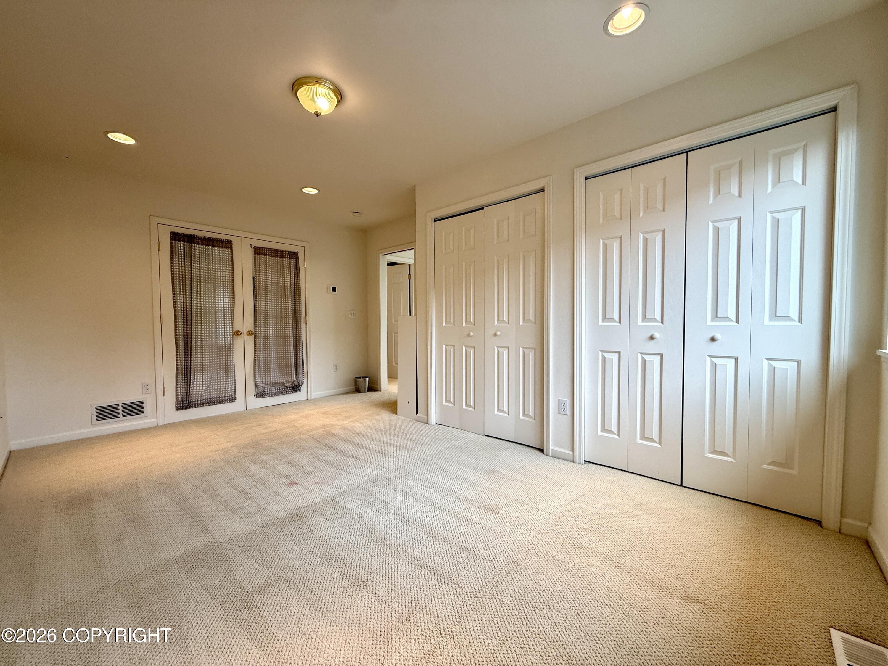 543 W 12th Avenue Property Photo 38
