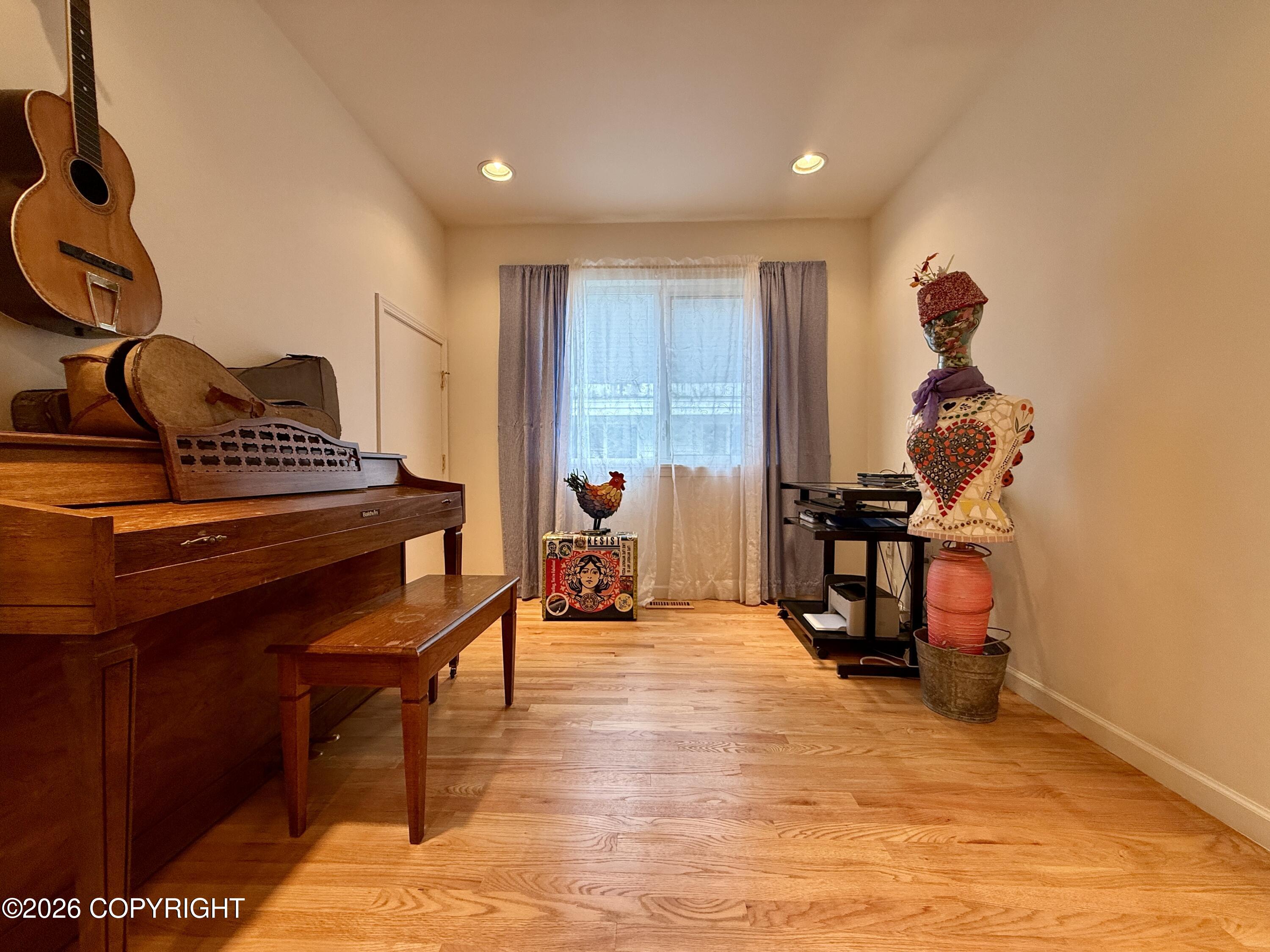 543 W 12th Avenue Property Photo 46