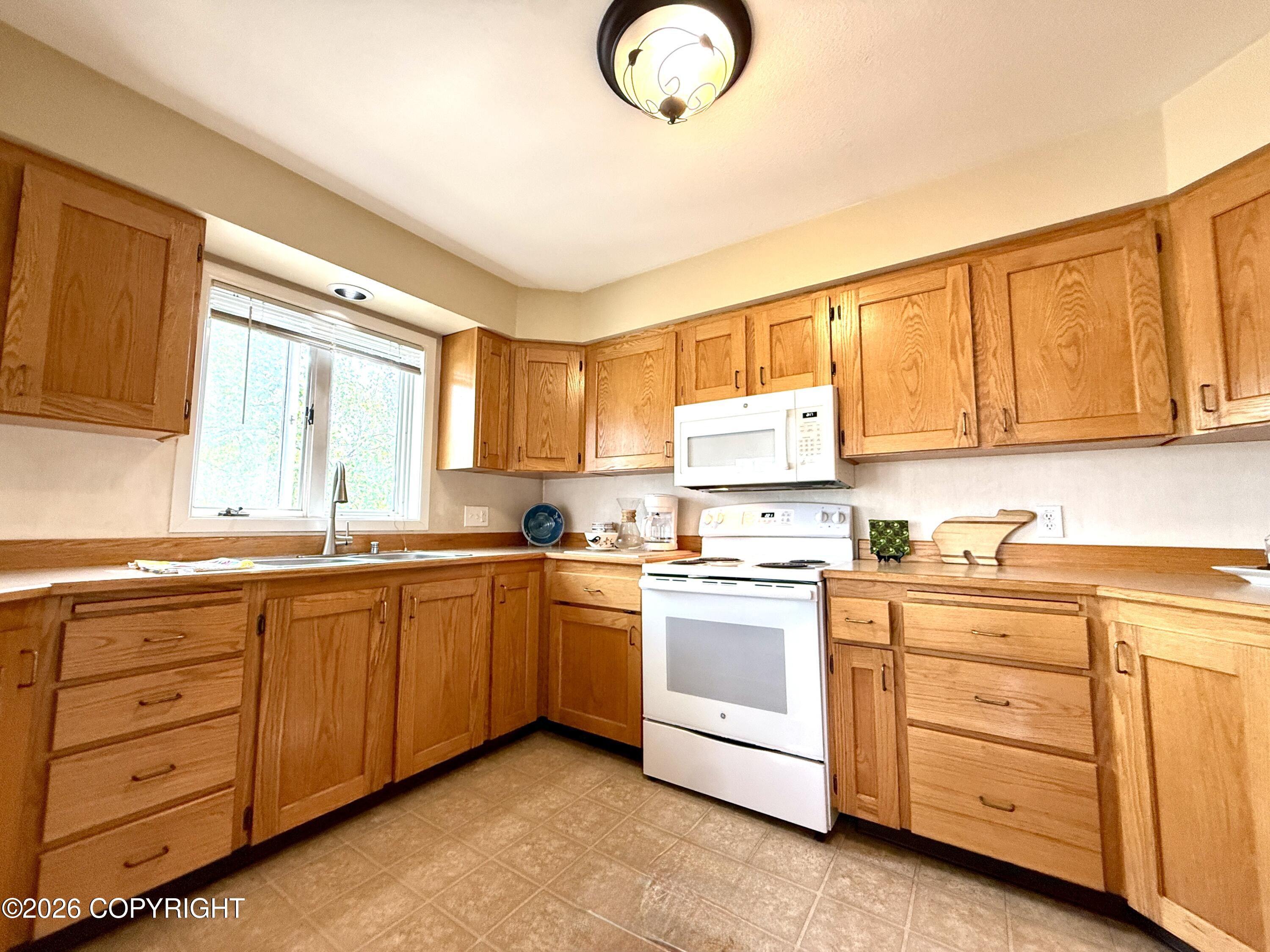 543 W 12th Avenue Property Photo 59