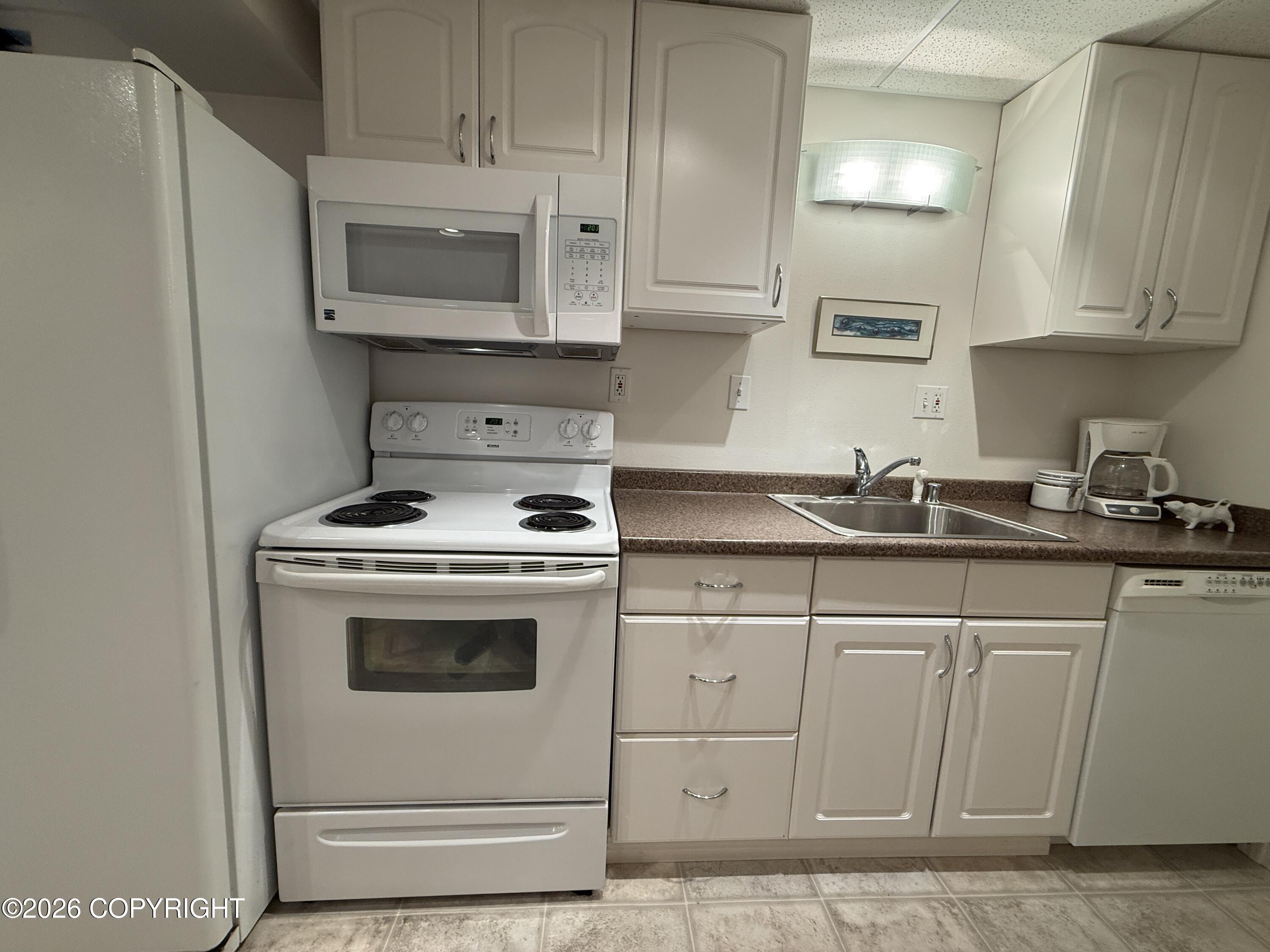 543 W 12th Avenue Property Photo 74