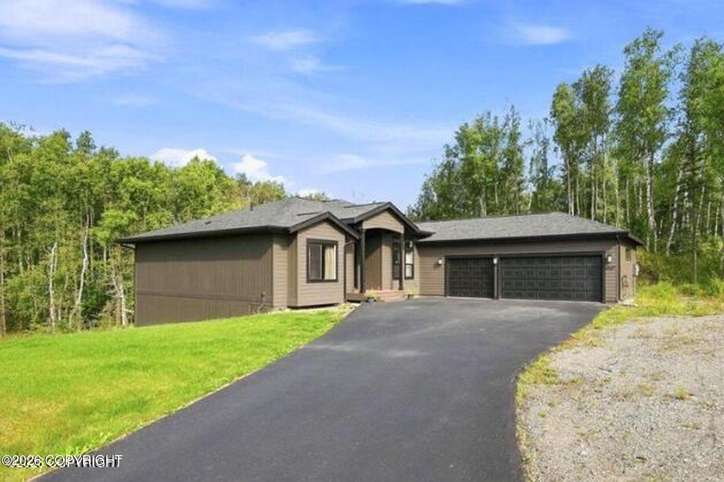 6047 E Sun Crest Drive Property Photo 1