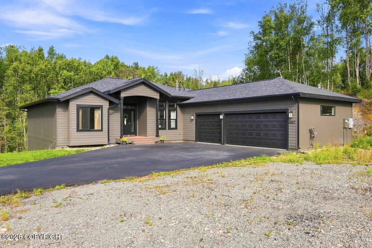 6047 E Sun Crest Drive Property Photo 2