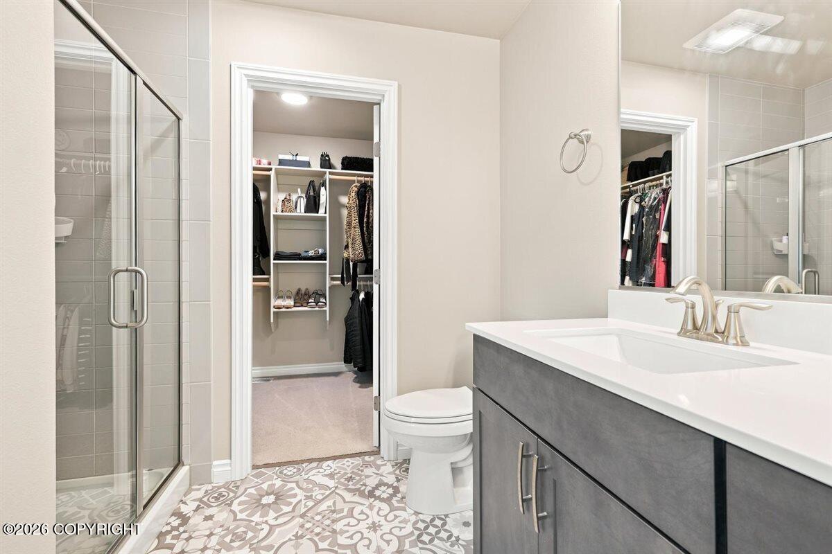6047 E Sun Crest Drive Property Photo 17