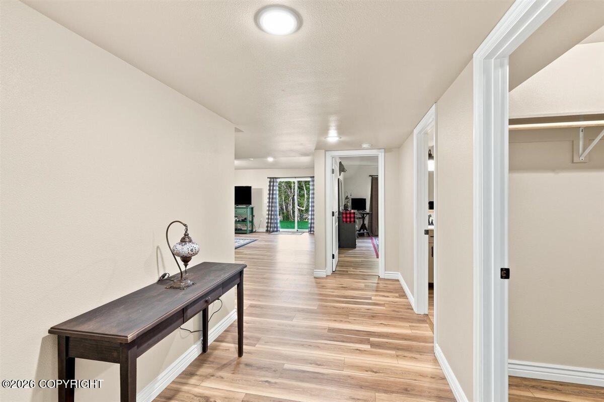 6047 E Sun Crest Drive Property Photo 22