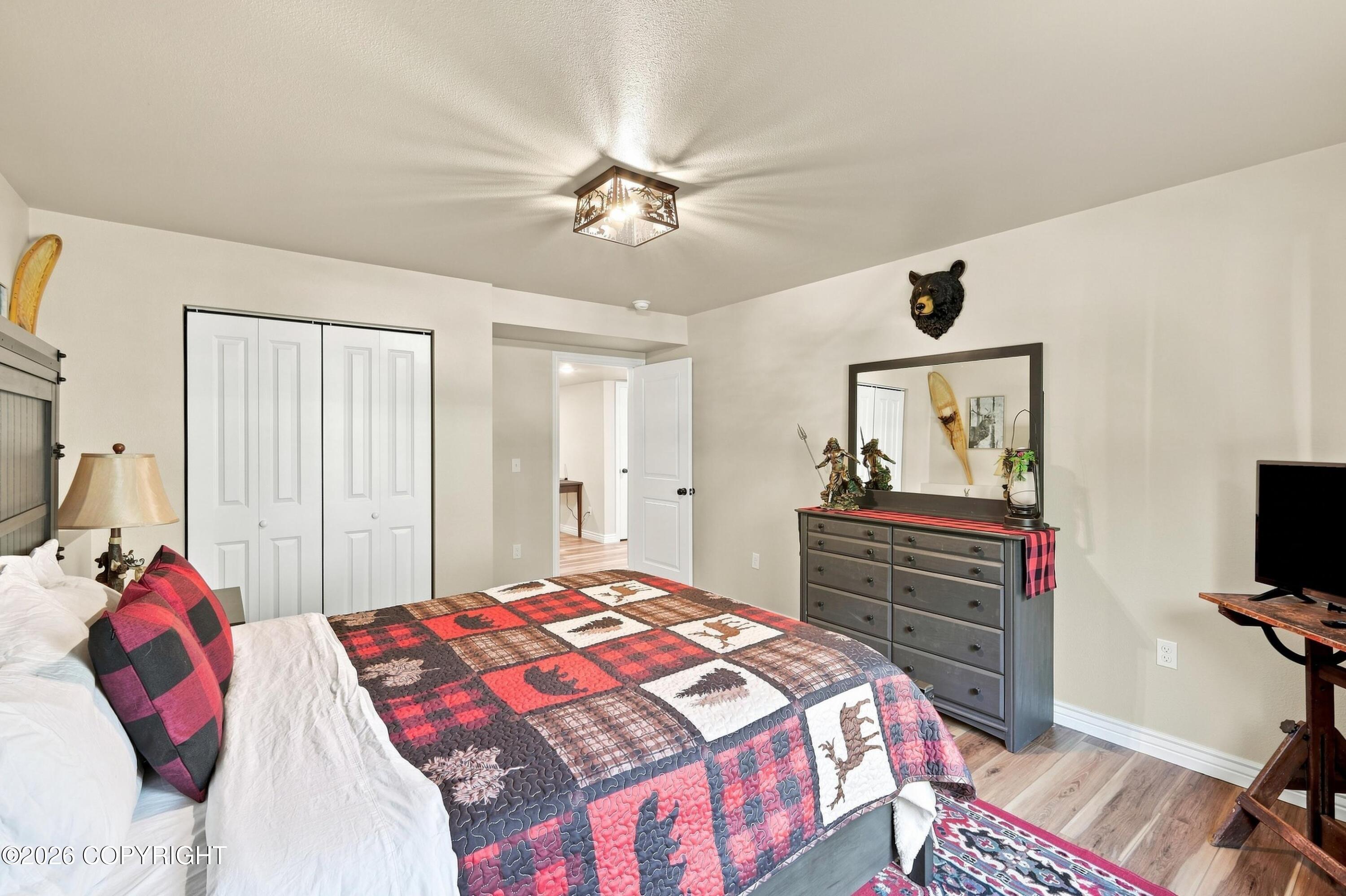 6047 E Sun Crest Drive Property Photo 24